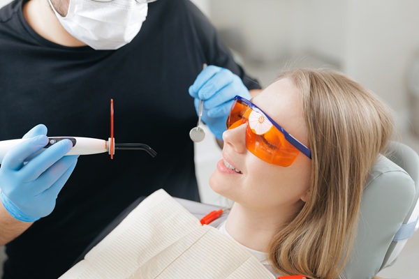 Laser Dentistry Vs  Traditional Drilling For Dental Procedures